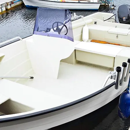 6 Person In Fjortoft